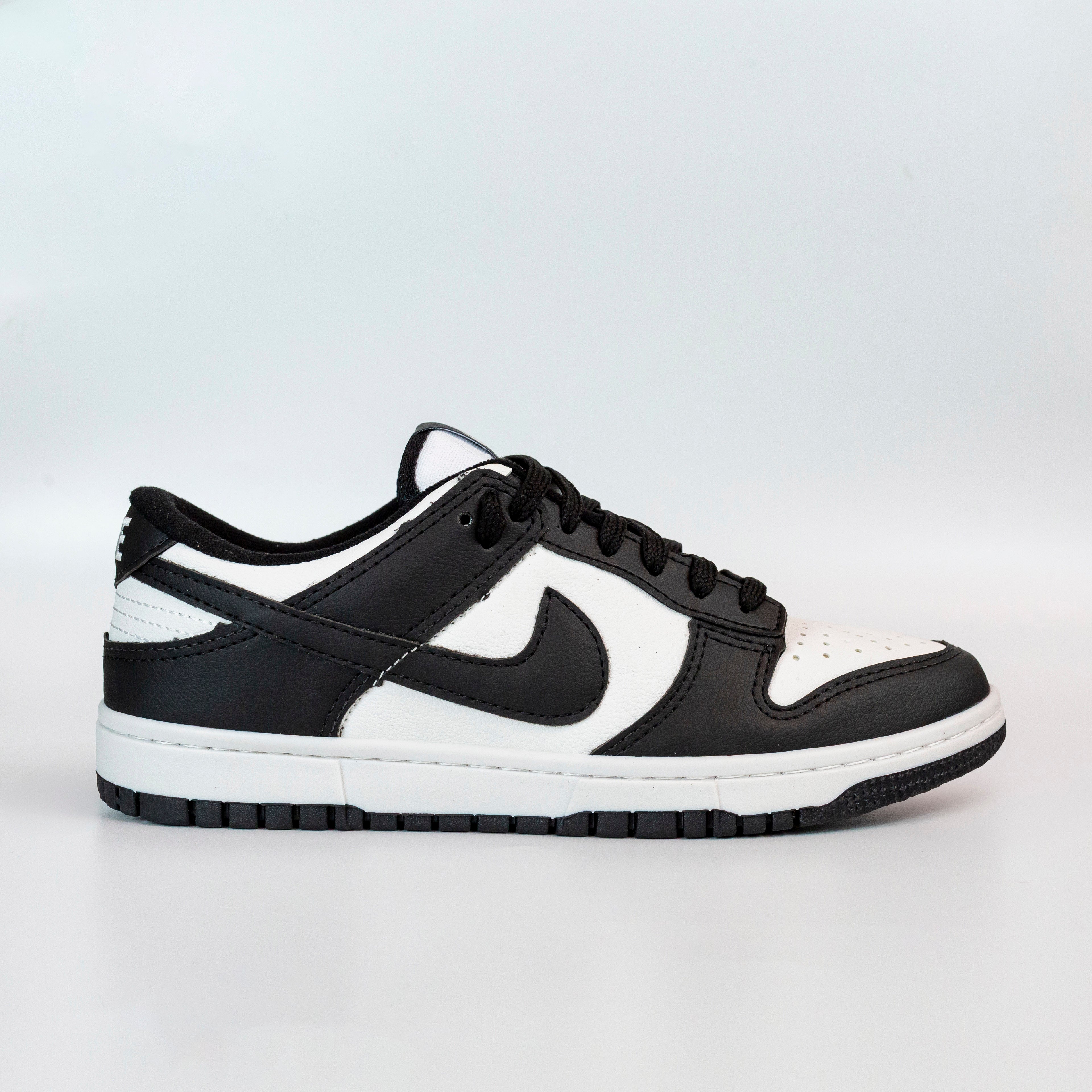 Dunk Low Panda